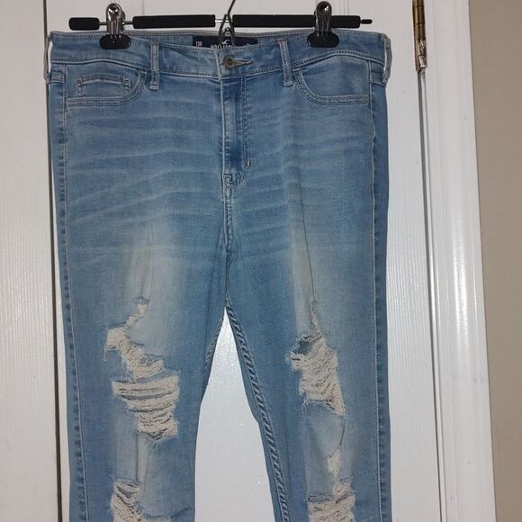 Hollister  Distressed High Rise Super Skinny Shape Love Sz 13R  W 31  L 29 - Picture 4 of 7